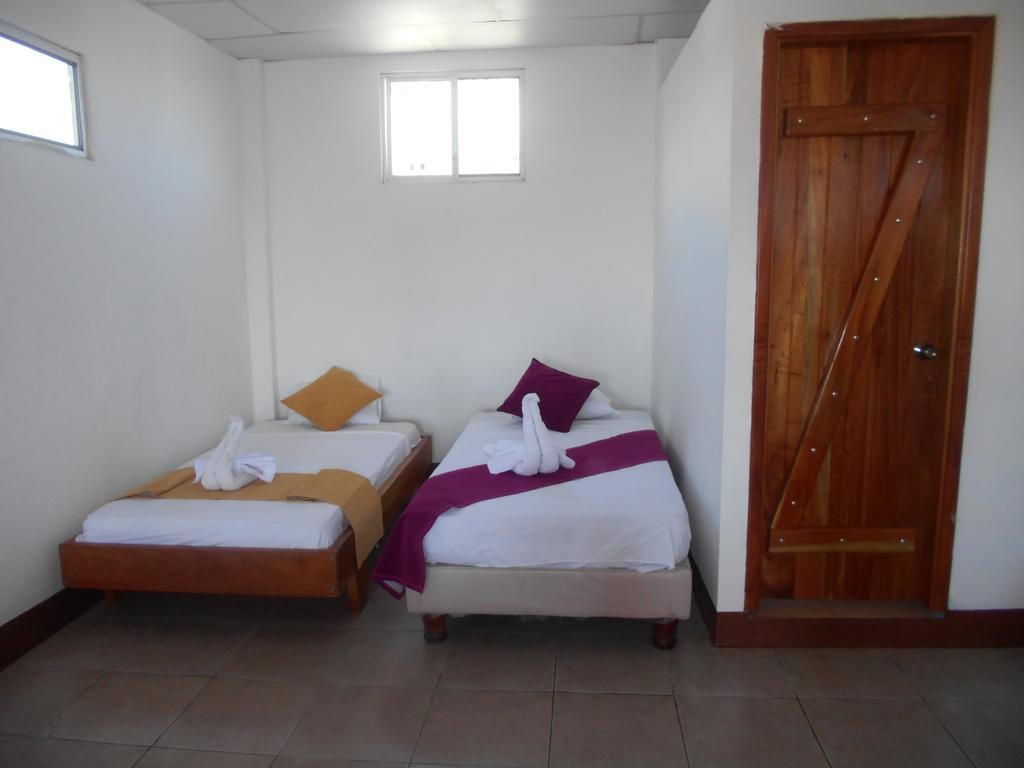 El Descanso del Petrel Puerto Ayora (Galapagos Islands) Exterior foto